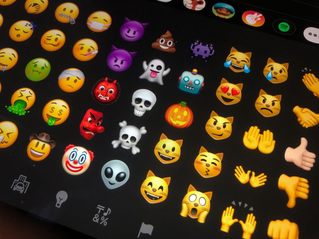 apple-news+-adds-a-new-game-that-uses-emoji-and-genmoji-to-solve-puzzles