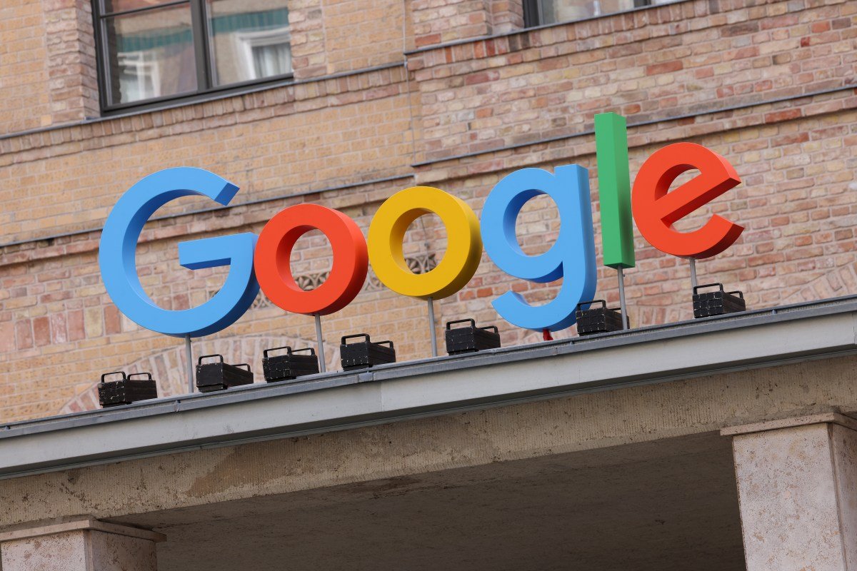 chrome-for-ios-makes-it-easier-to-switch-between-work-and-personal-google-accounts