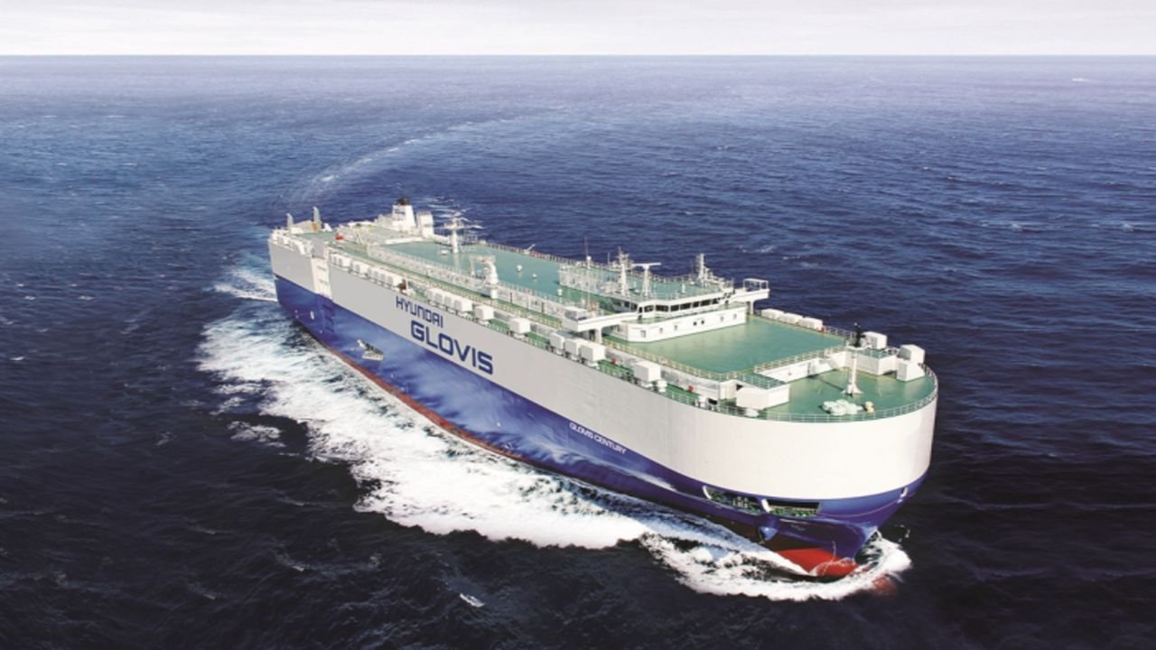 shipping-giant-set-to-roll-out-world’s-first-ai-controlled-autonomous-car-carrying-ships-and-at-750-ft-long-and-weighing-almost-100,000-tons,-it’s-probably-the-largest-ai-driven-vessel-ever
