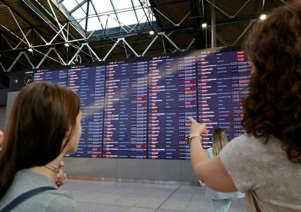 flights-grounded-as-russia’s-largest-airline-aeroflot-hacked-and-systems-‘destroyed’