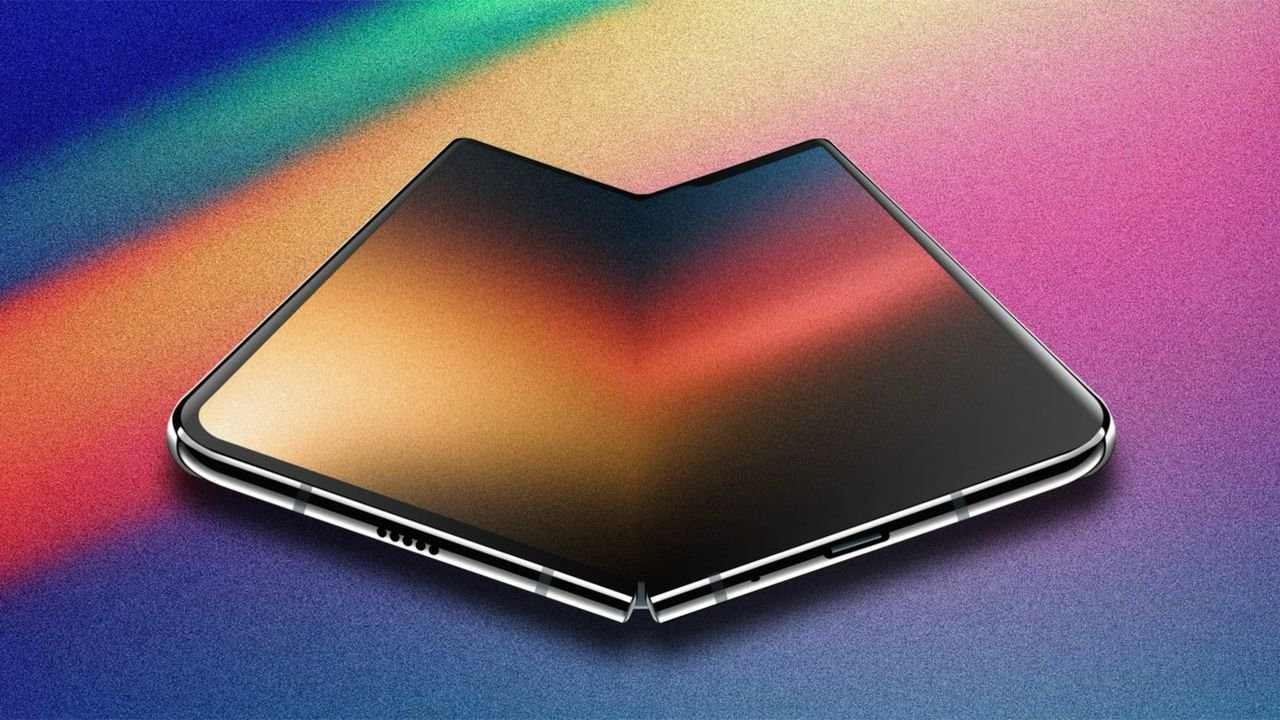iphone-fold-tipped-to-land-alongside-iphone-18-with-a-macbook-pro-sized-price-tag-–-here’s-what-to-expect