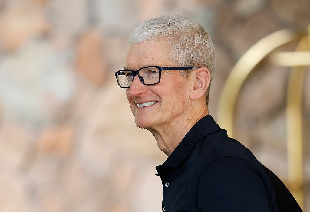 apple-projects-tariff-costs-will-hit-$1.1b-next-quarter