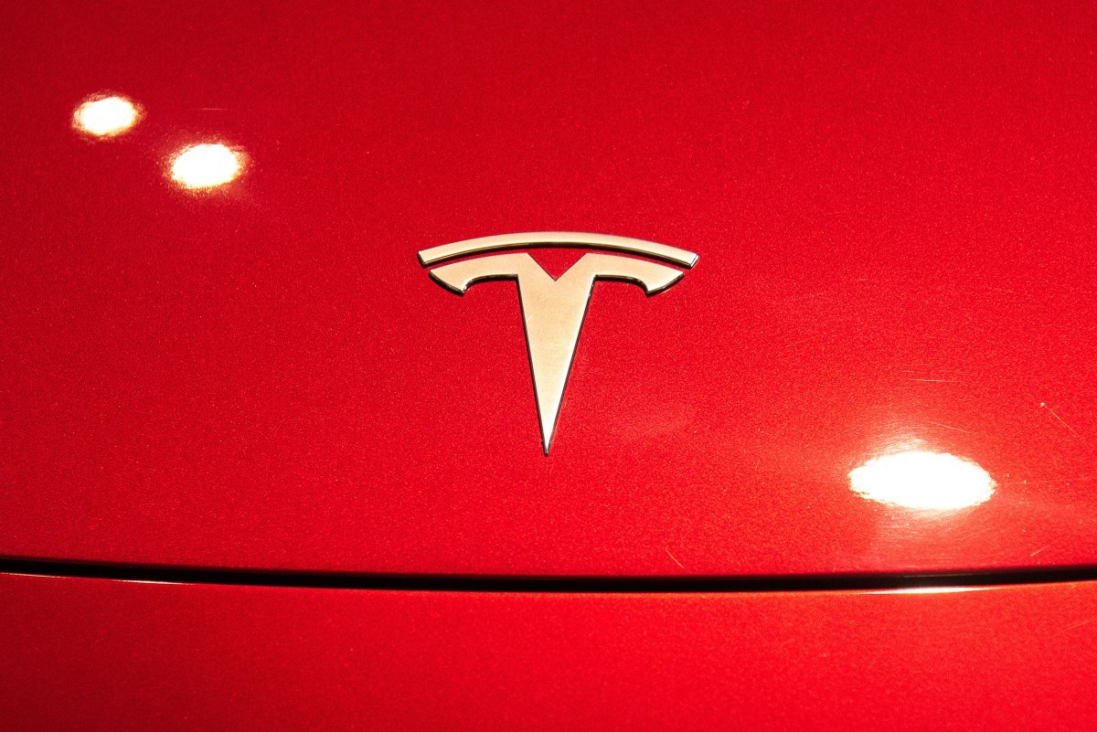 tesla-partly-liable-in-florida-autopilot-trial,-jury-awards-$329m-in-damages