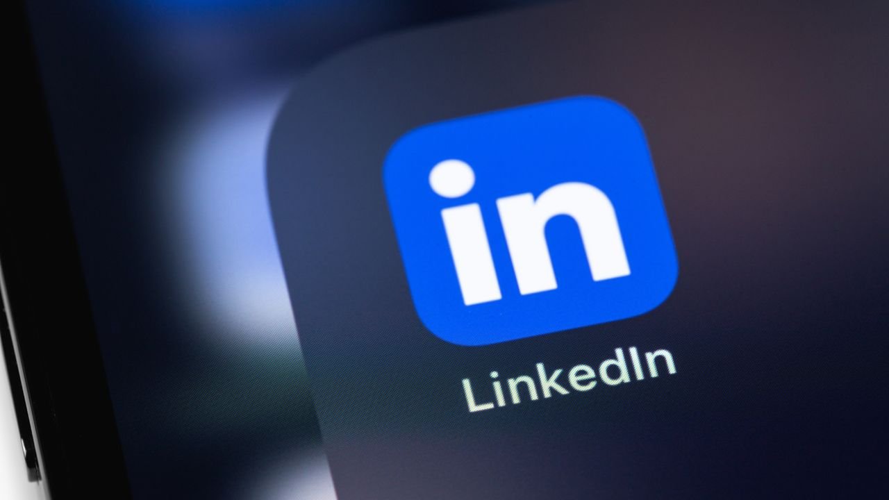 security-expert-warns:-don’t-list-defense-work-on-linkedin-–-or-you-could-be-at-risk-of-getting-hacked